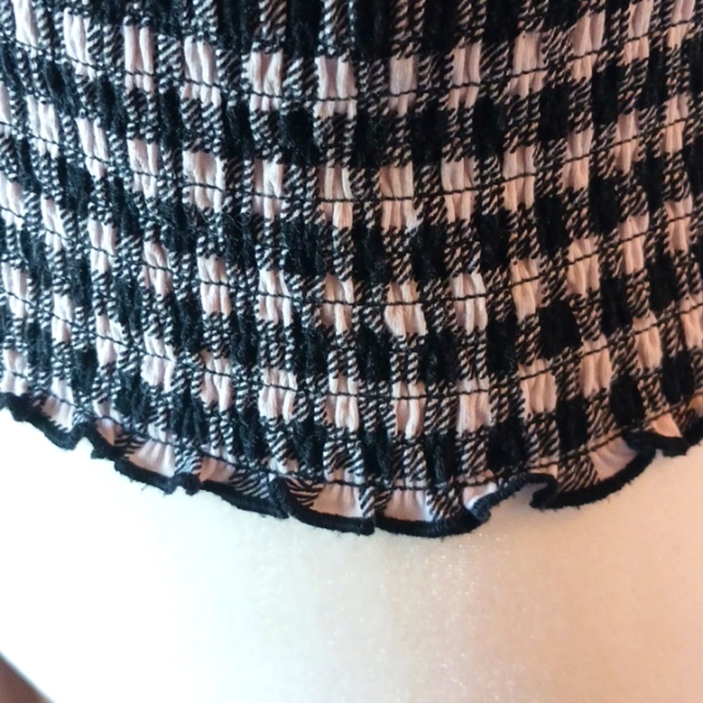 Hollister Smocked Crop Top Blouse Black & White Short Sleeve Jrs L - Picture 4 of 9